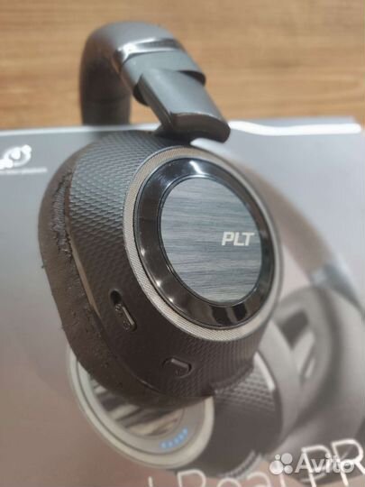 Наушники Plantronics BackBeat Pro 2