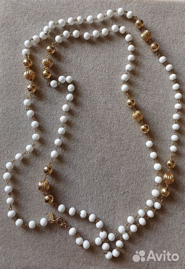 Бусы из молочного стекла Kramer