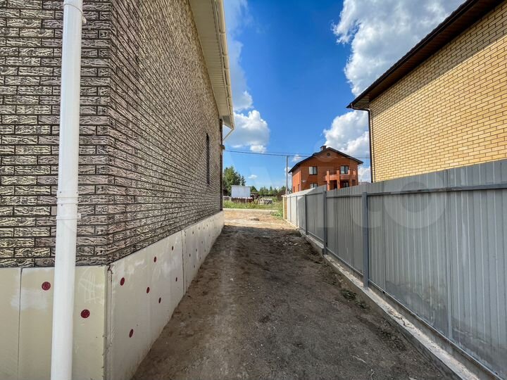 Коттедж 147 м² на участке 6 сот.