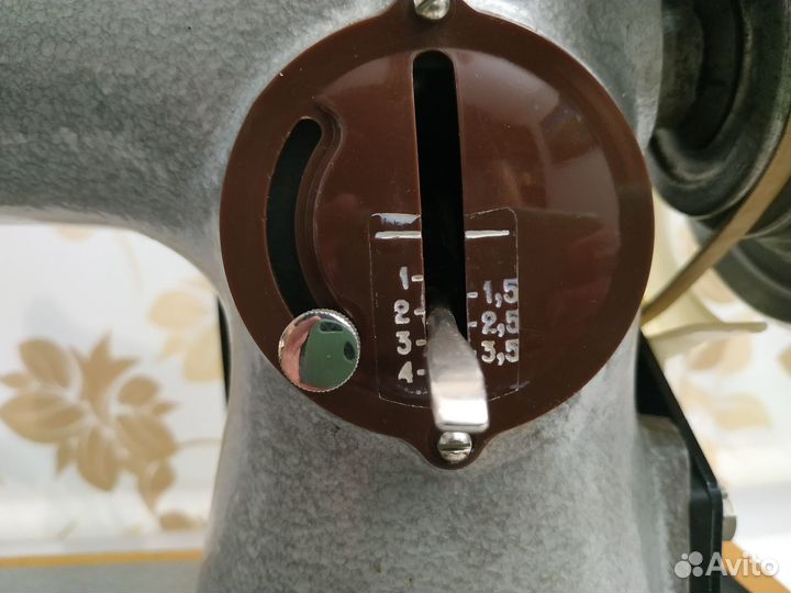 Швейная машинка (без электропривода)