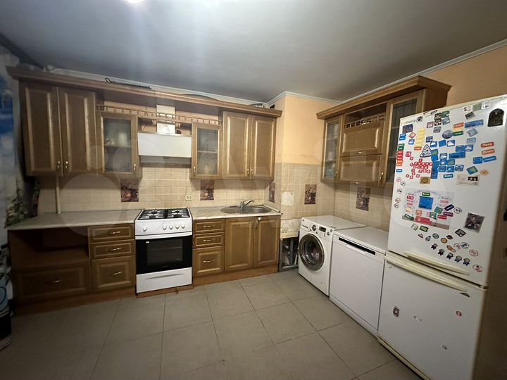 3-к. квартира, 70 м², 1/6 эт.