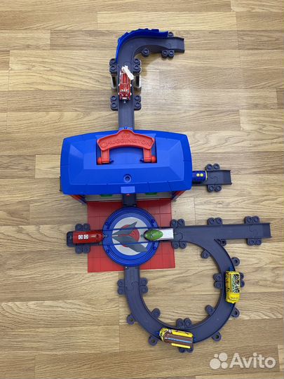 Паровозики чаггингтон, плюс синяя база