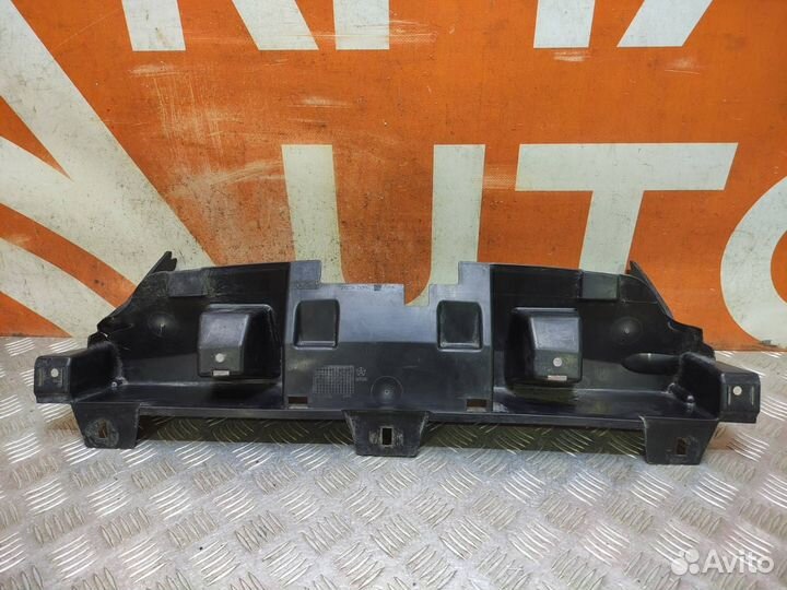 Дефлектор радиатора Jeep Grand Cherokee WK2