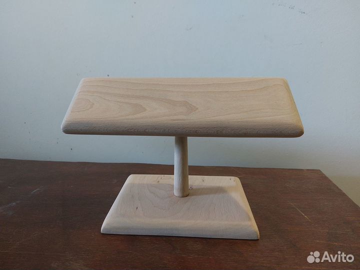 Подставка для наручных часов, браслетов из дерева