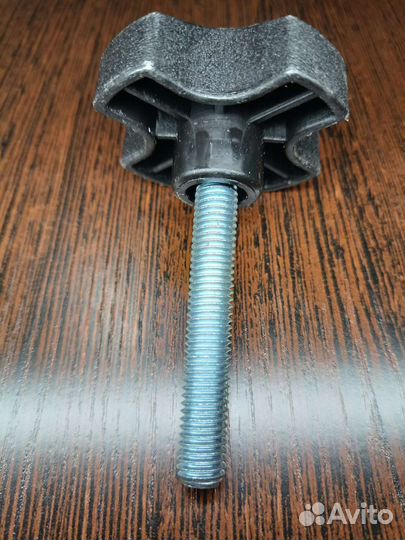 Винт струбцины для рулей Thrustmaster TMX/T150/RGT