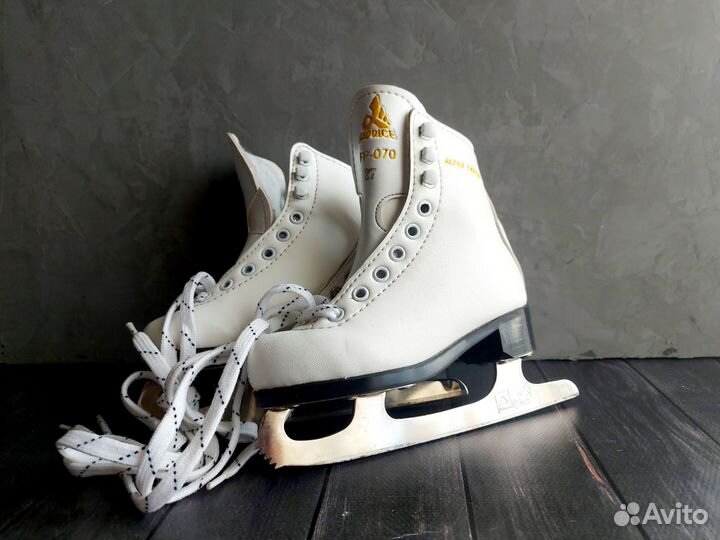 Коньки фигурные детские р 27