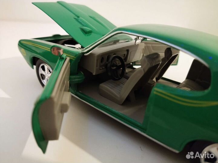 Модель 1:24, новая, Pontiac GTO