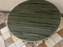 Журнальный столик из зеленого мрамора латунь