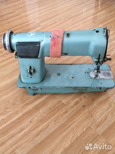 Промышленная швейная машинка
