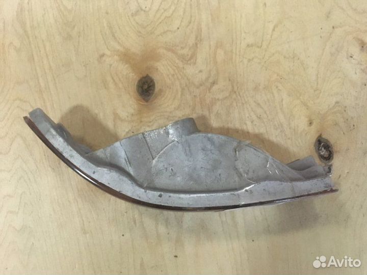 Указатель поворота правый Toyota Corolla E100 1992