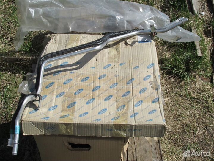 Ford Трубка дополнительного отопителя новая