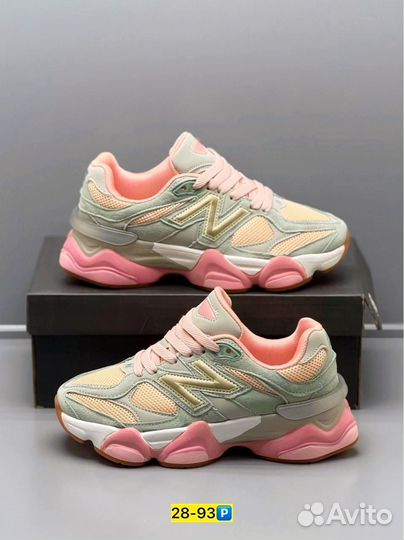 Женские кроссовки