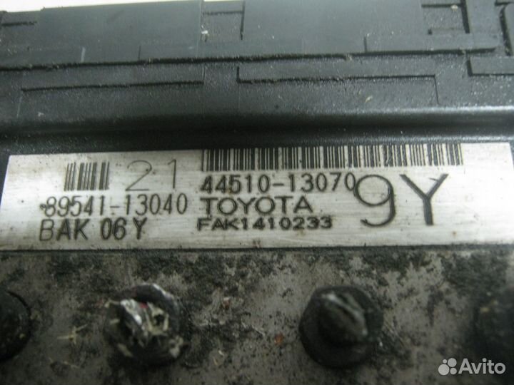 Toyota Corolla Verso блок ABS