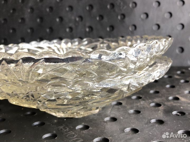 Две тарелки, винтажное стекло