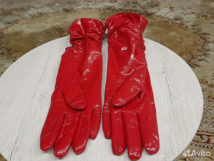 Перчатки новые лаковые натуральная кожа