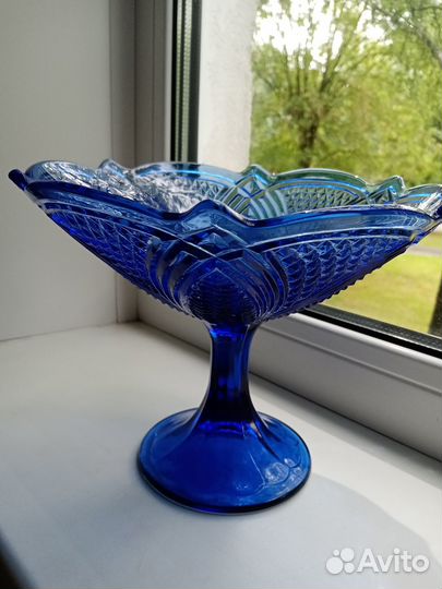 Ваза из цветного сульфидного стекла