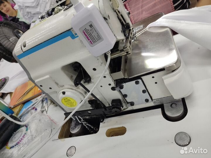 Оверлок Jack E3-4-М2-24 швейная машина