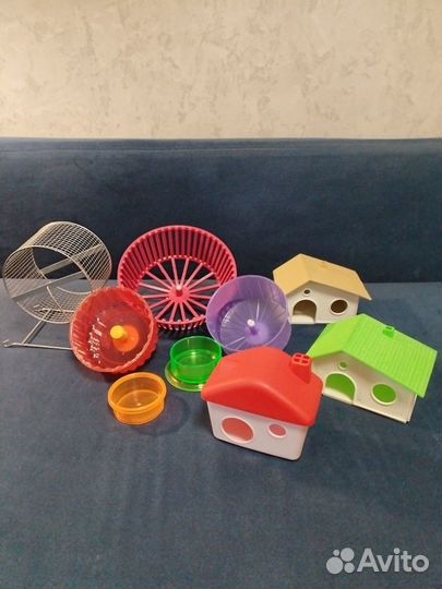 Домики, кормушки и др. для хомяков