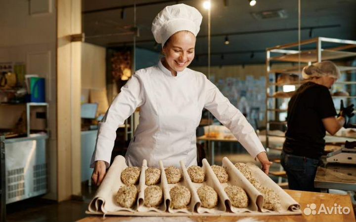 Младший сотрудник в отдел мучных изделий