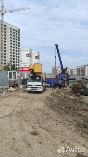 Водитель на автовышку