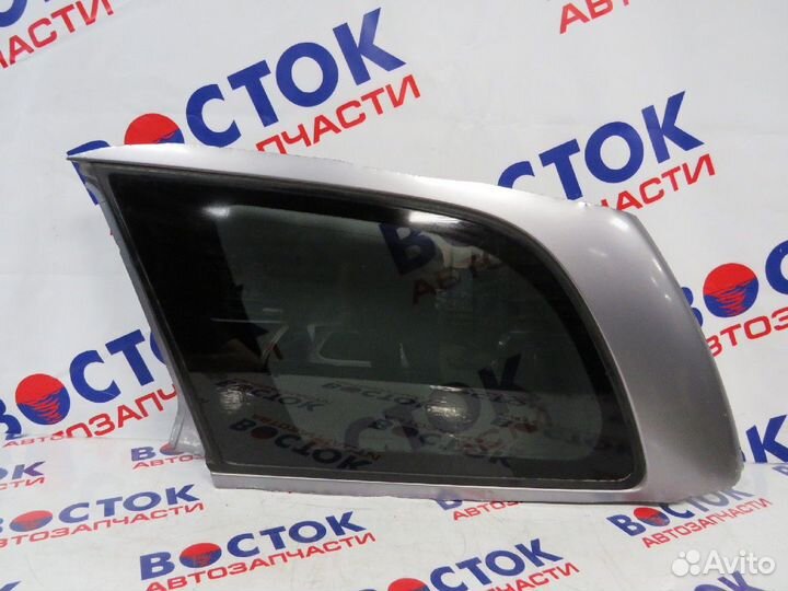 Стекло собачника Зад Лево nissan bassara JU30