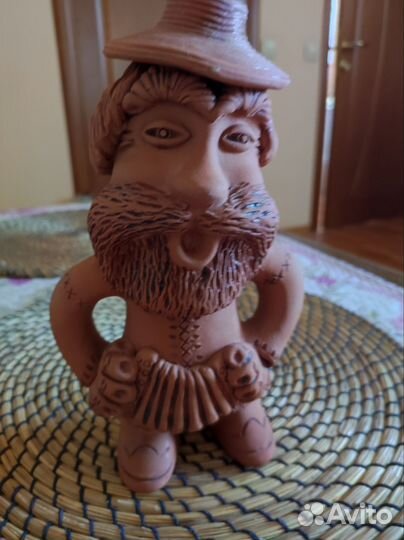 Керамическая статуэтка