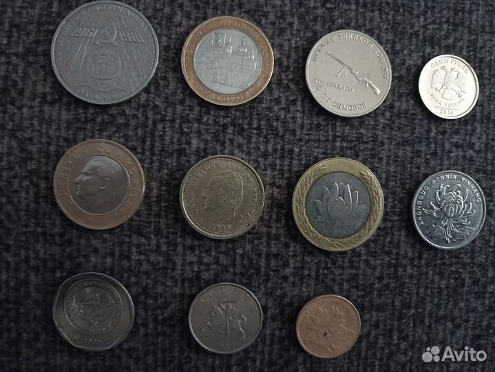 Монеты и янтарь