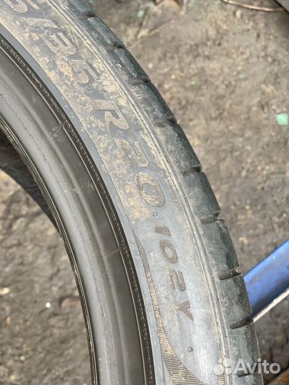 Pirelli P Zero PZ4 275/35 R20 102Y