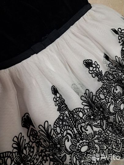 Платье фирменное place на праздничное