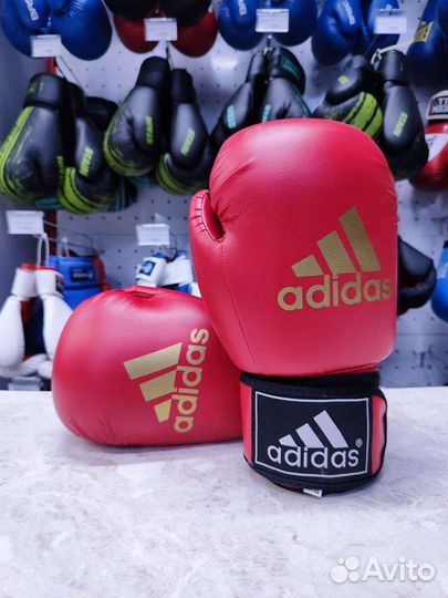 Боксерские перчатки Adidas 