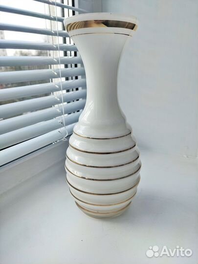 Ваза молочное стекло СССР