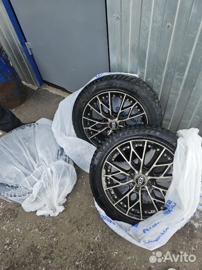 Шины зимние на дисках 195 55 р16 4х100