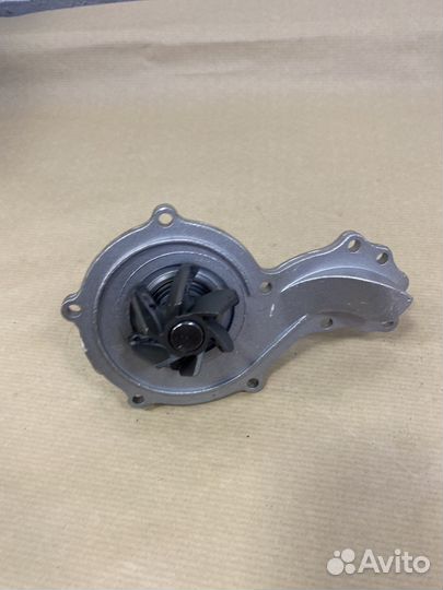 Насос водяной Volkswagen Passat Golf