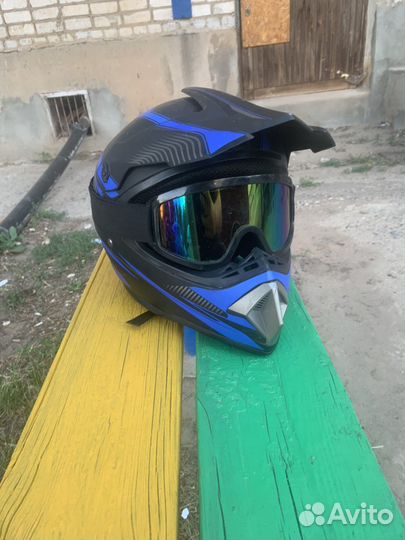 Кроссовый шлем