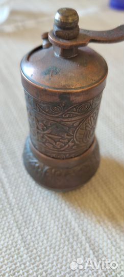 Кофемолка жерновая ручная