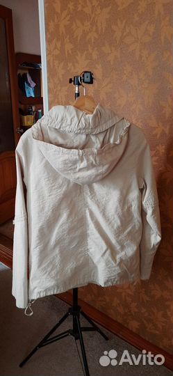 Ветровка женская