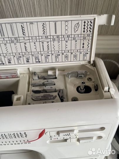 Швейная машина Janome w23u