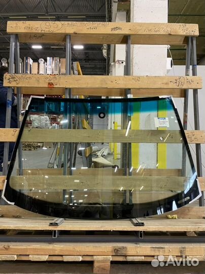 Лобовое стекло Ауди а4