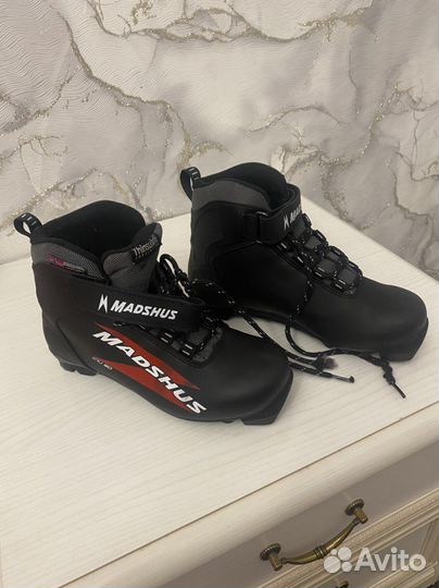 Ботинки для беговых лыж