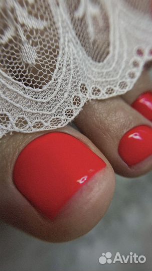 Маникюр и педикюр