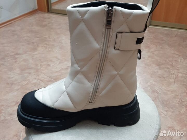 Дутики женские зимние