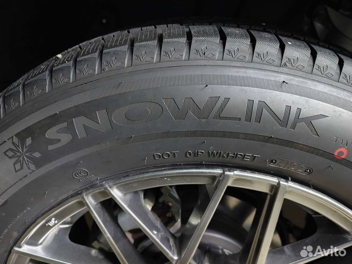 Triangle PL02 235/60 R18