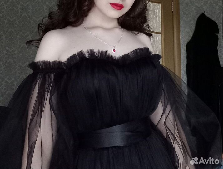 Платье вечернее (на выпускной)