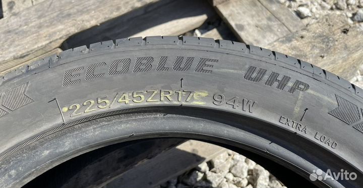 Superia EcoBlue UHP 225/45 R17