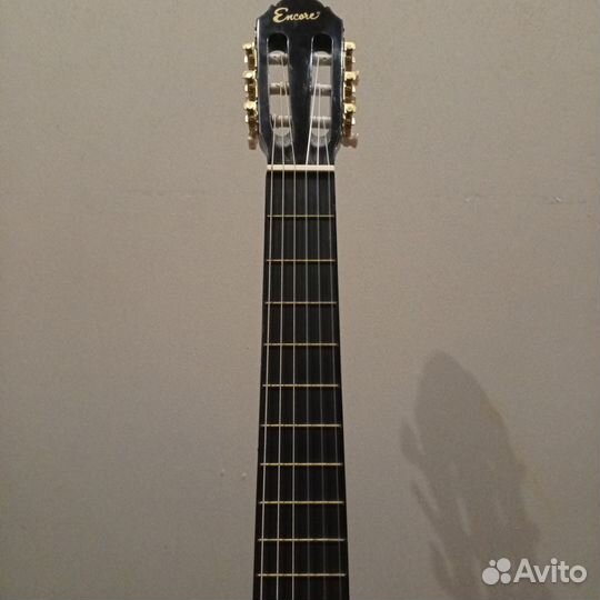 Классическая гитара шестиструнная
