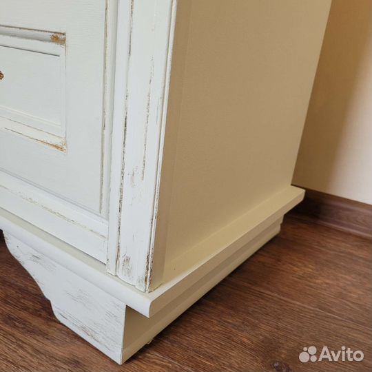 Тумбочки прикроватные дизайнерские (не икеа)