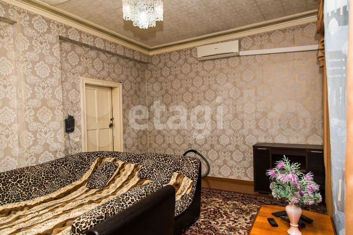 3-к. квартира, 70 м², 1/2 эт.