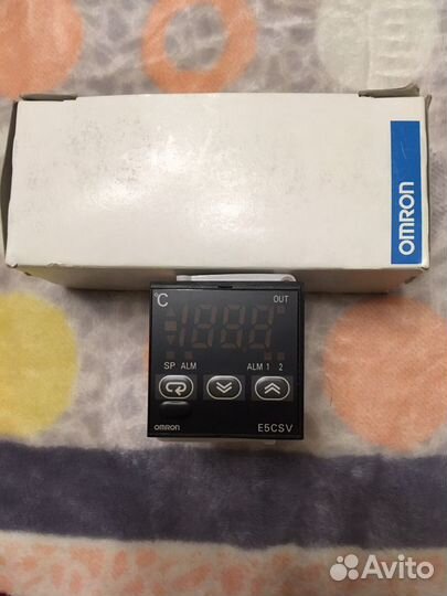 Omron E5CSV-R1T-500 терморегулятор