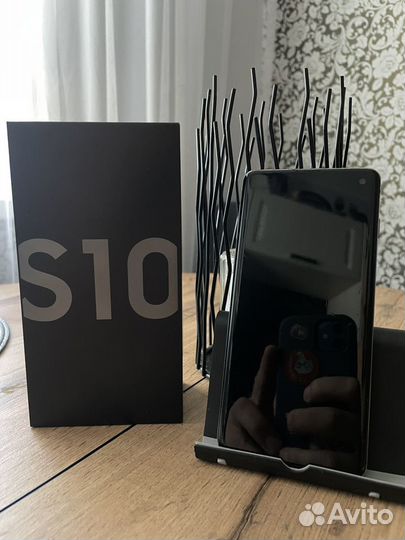 Samsung Galaxy S10, 6/128 ГБ