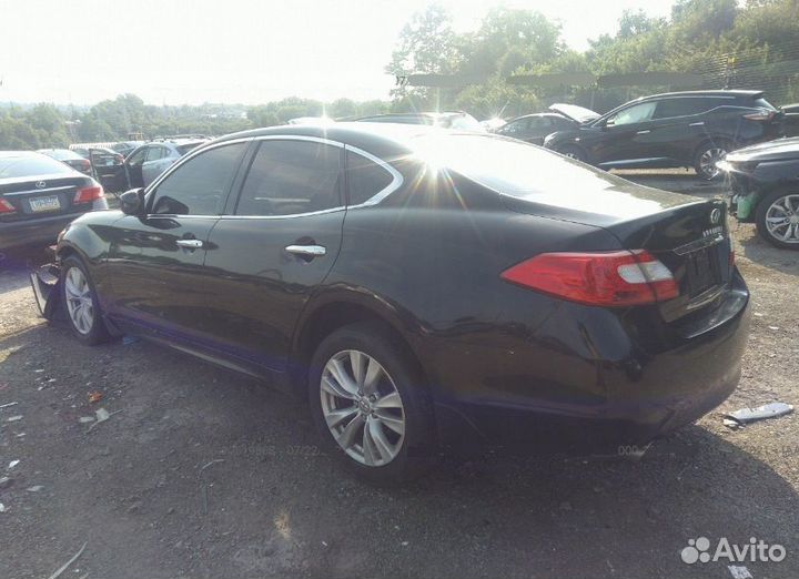 В разборе автомобиль Infiniti M25/37/56 Y51